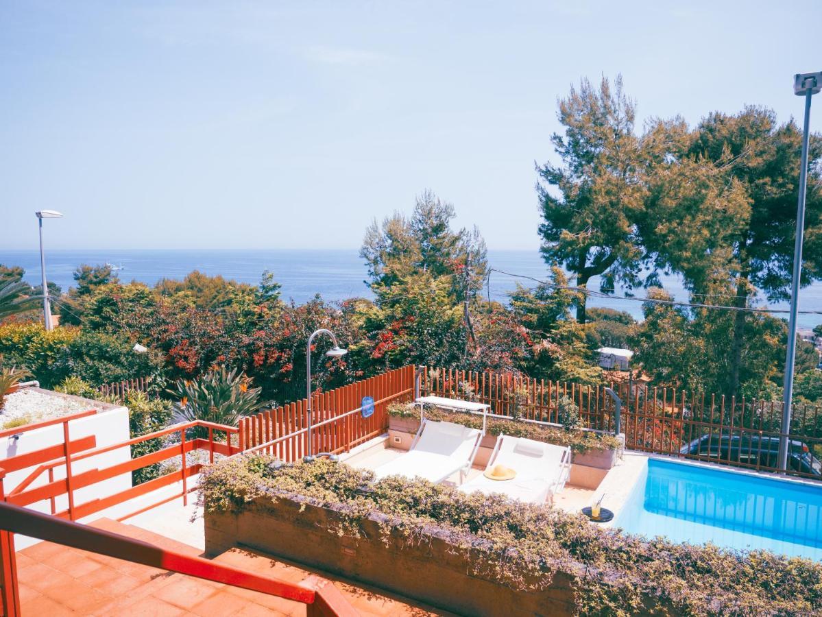 Sea Apartment & Pool 2 Palermo Bagian luar foto