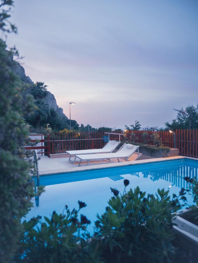 Sea Apartment & Pool 2 Palermo Bagian luar foto