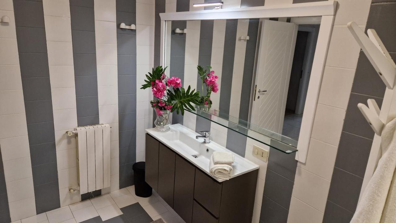 Sea Apartment & Pool 2 Palermo Bagian luar foto