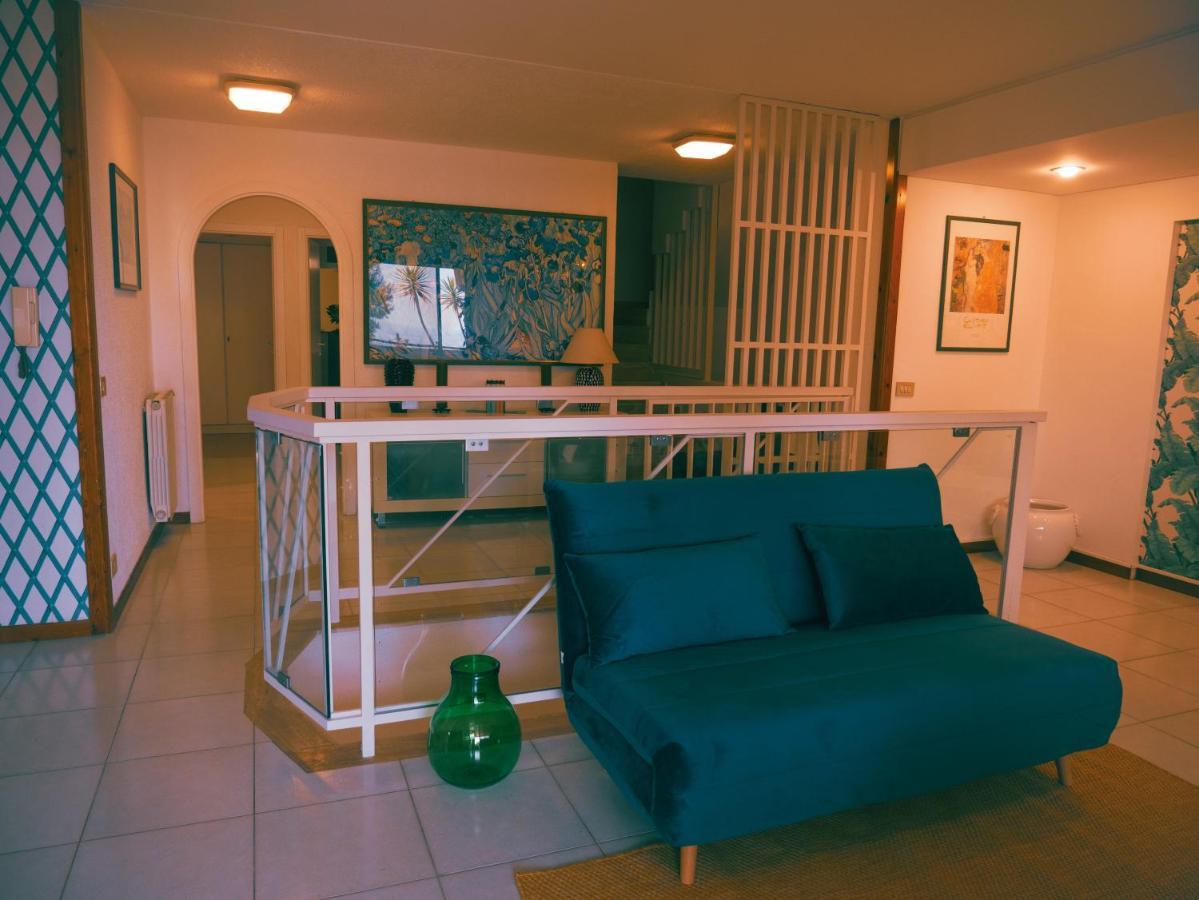 Sea Apartment & Pool 2 Palermo Bagian luar foto
