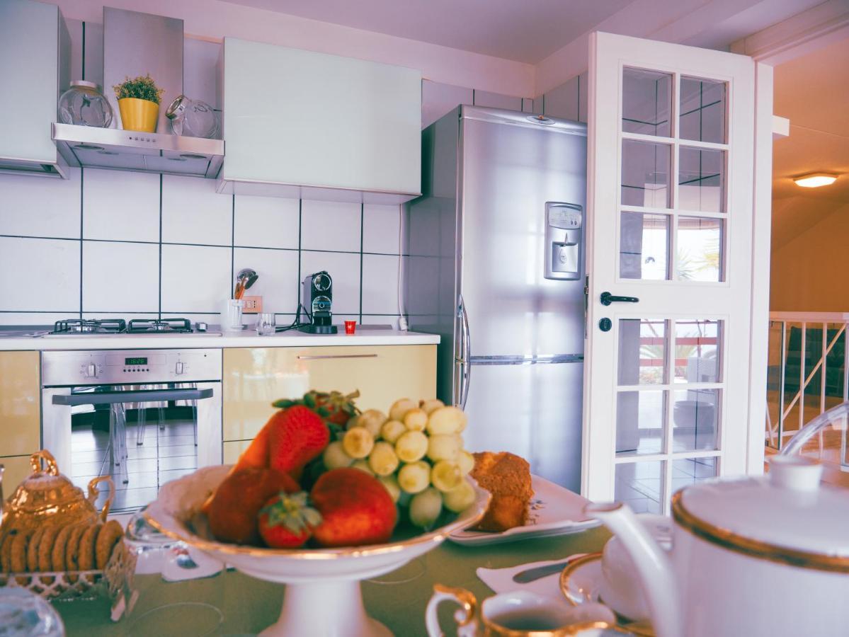 Sea Apartment & Pool 2 Palermo Bagian luar foto