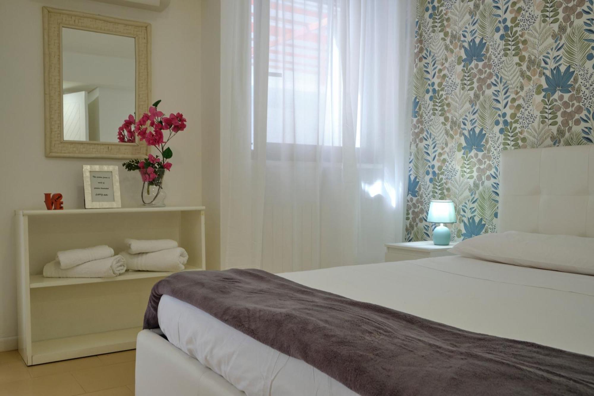 Sea Apartment & Pool 2 Palermo Bagian luar foto