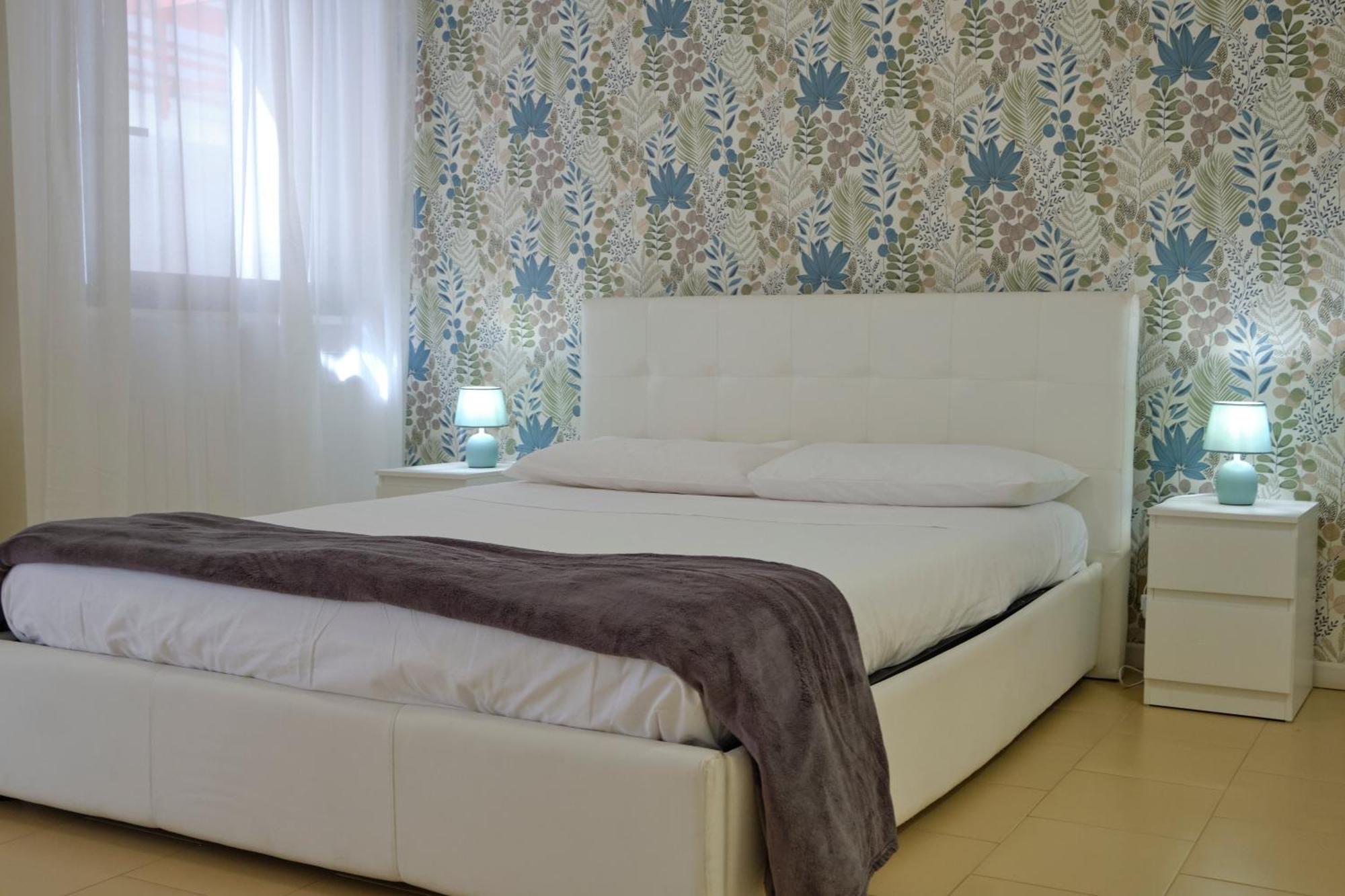 Sea Apartment & Pool 2 Palermo Bagian luar foto