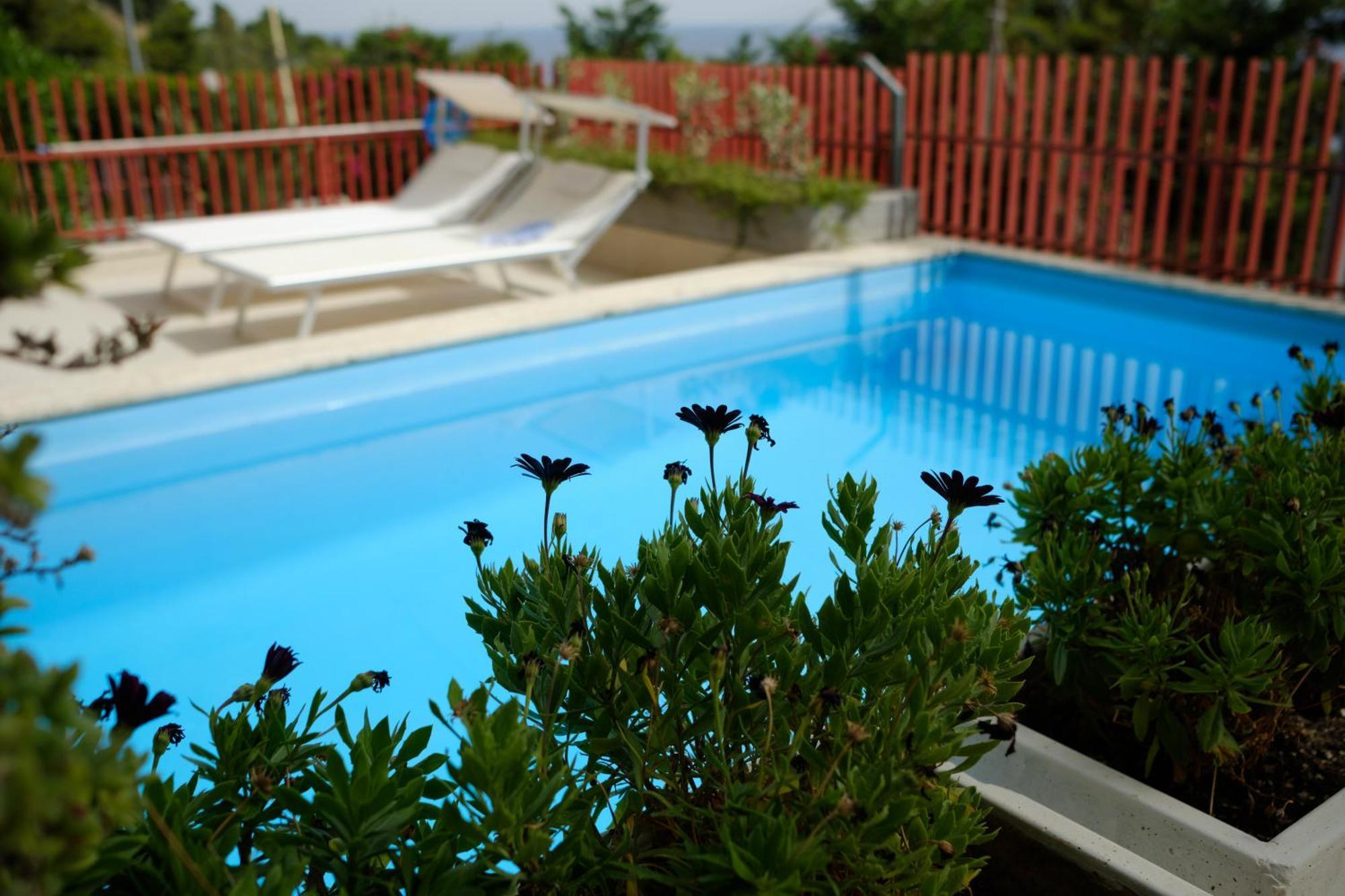 Sea Apartment & Pool 2 Palermo Bagian luar foto