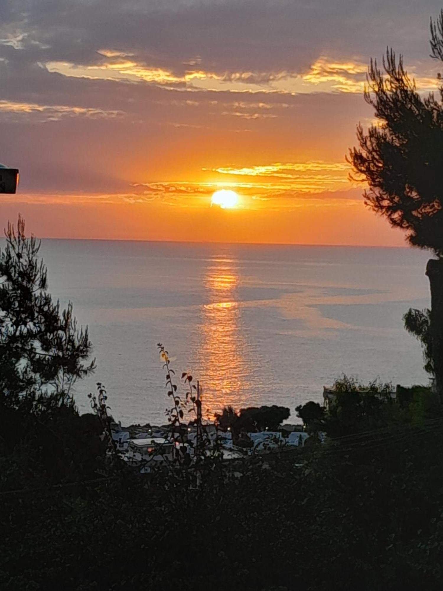Sea Apartment & Pool 2 Palermo Bagian luar foto